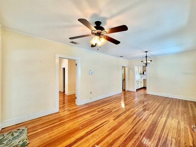 1215 E Mohawk Ave