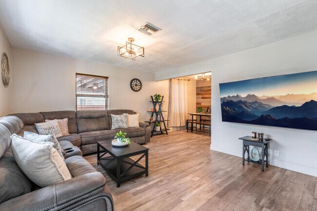 Photo - 1315 SW 30th St Unidad SI FL1-ID1475656P