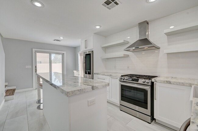 Photo - Fully Remodeled 3 Bed/ 2.5 Bath Home For Rent