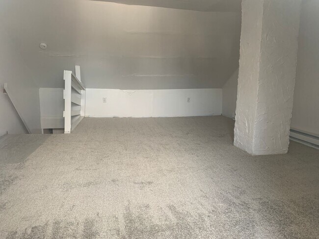 Photo - 4 Bedroom House Yard and Parking-York City