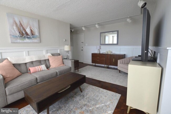 Photo - 1030 E Lancaster Ave Unit 628