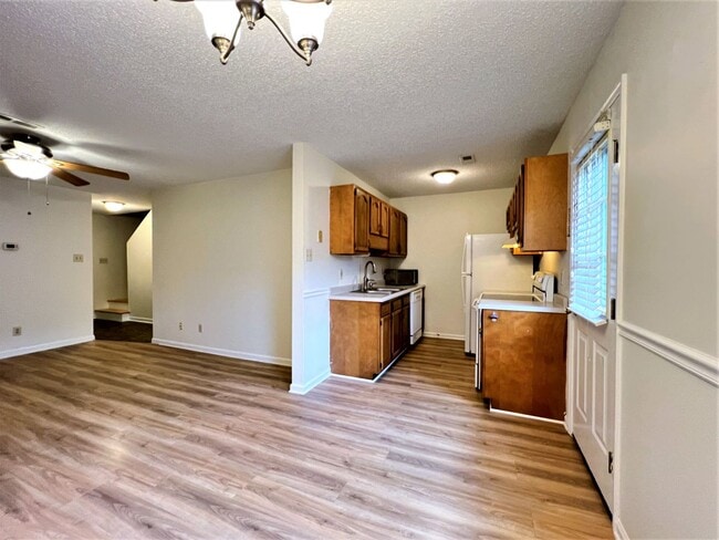 Photo - GREAT NORTHWEST LOCATION 2 BDRM / 2 BATH C...