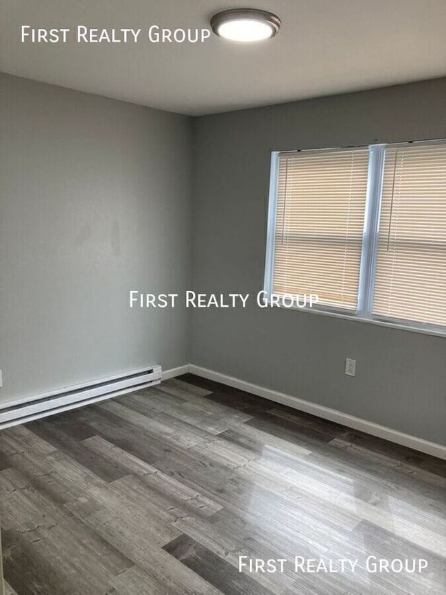 Photo - 305 N Broadway-#3 Unidad #3