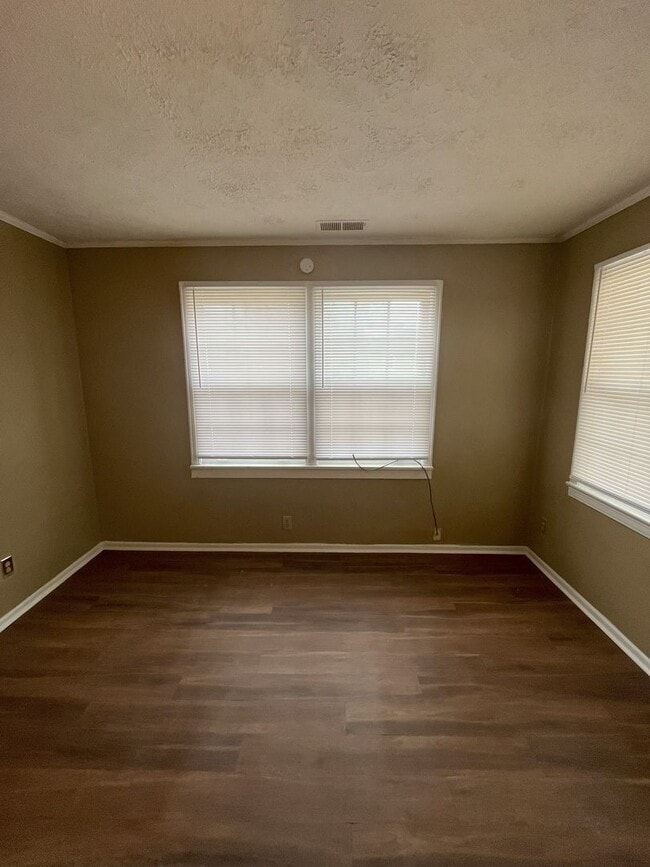 Photo - Relax on the Porch: Cozy 2-Bedroom Home in Talladega!!!