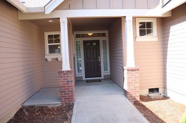 Photo - 902 NW 96th Cir