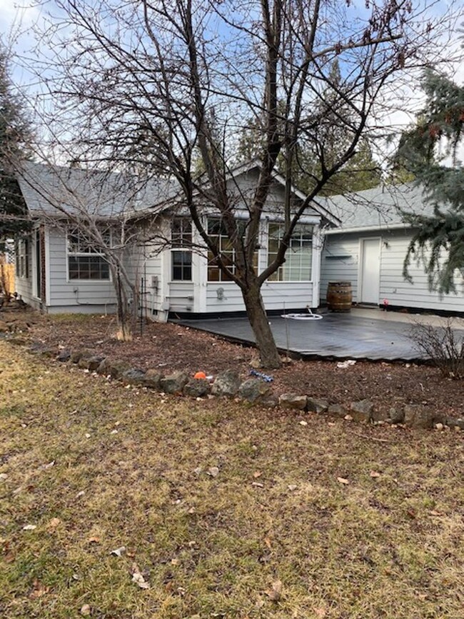 Adorable SE Bend home on Benham Rd - Adorable SE Bend home on Benham Rd