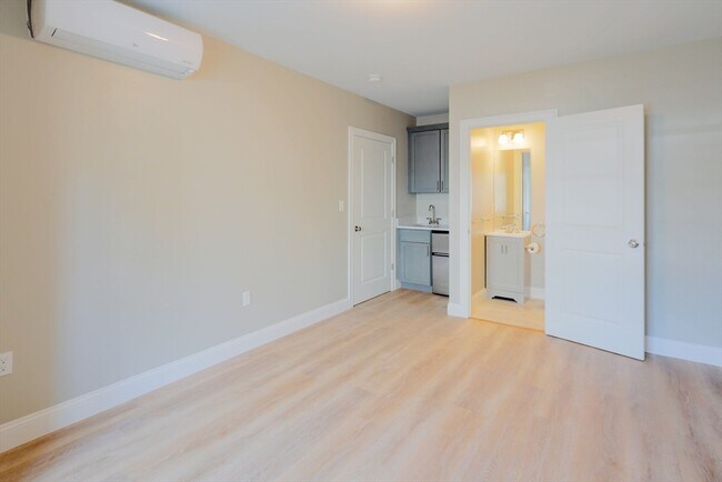 Photo - 63 Bacon St