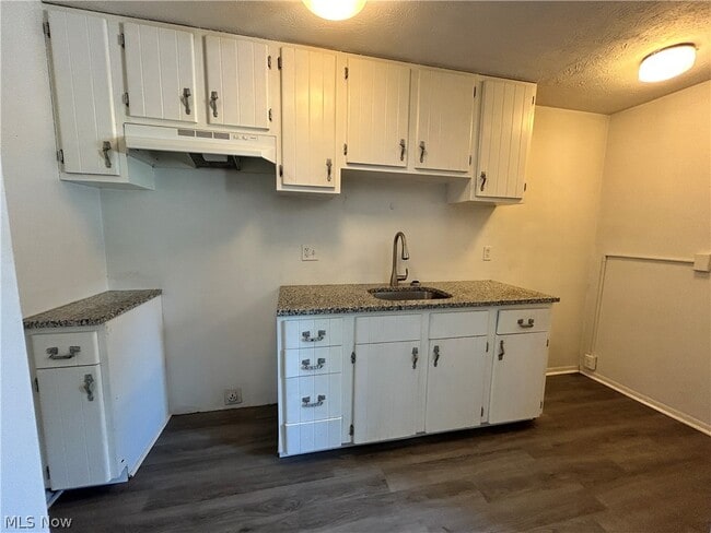 Photo - 28 Pioneer Dr Unit 1