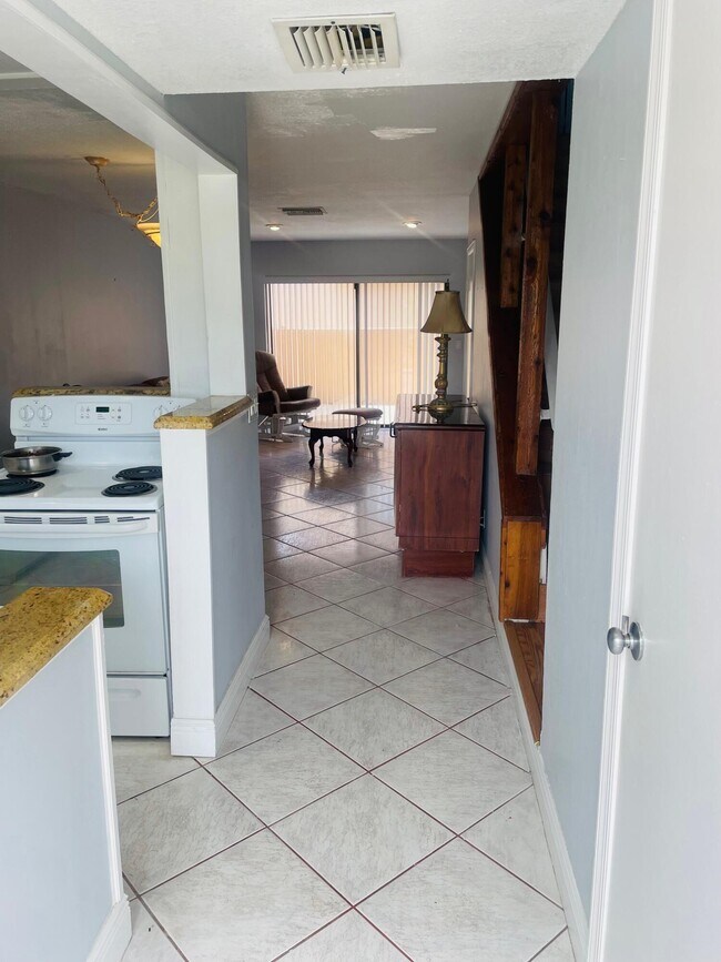 Photo - 139 Sparrow Dr Unit 2c