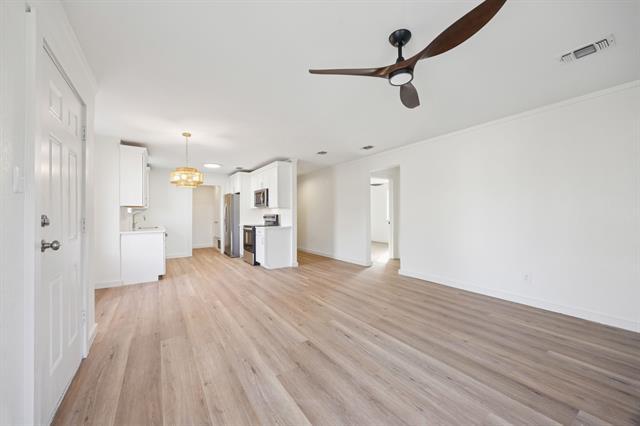 Photo - 302 W Pelton St