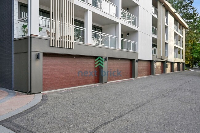 Building Photo - Beautiful home with 2 beds and 1 bath for ... Unit 202