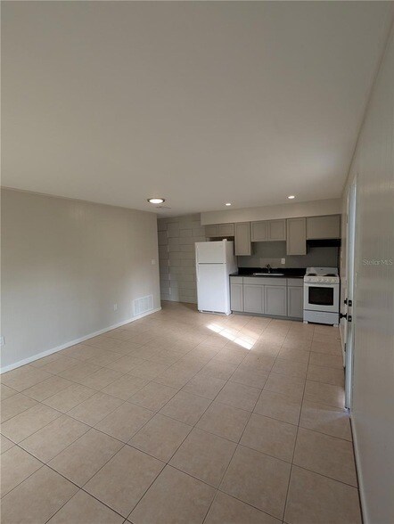 805 NW 40 Ave