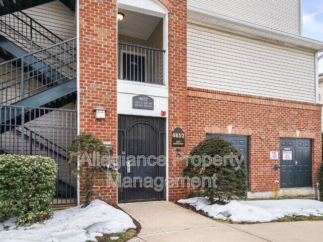 Photo - 4852 Eisenhower Ave