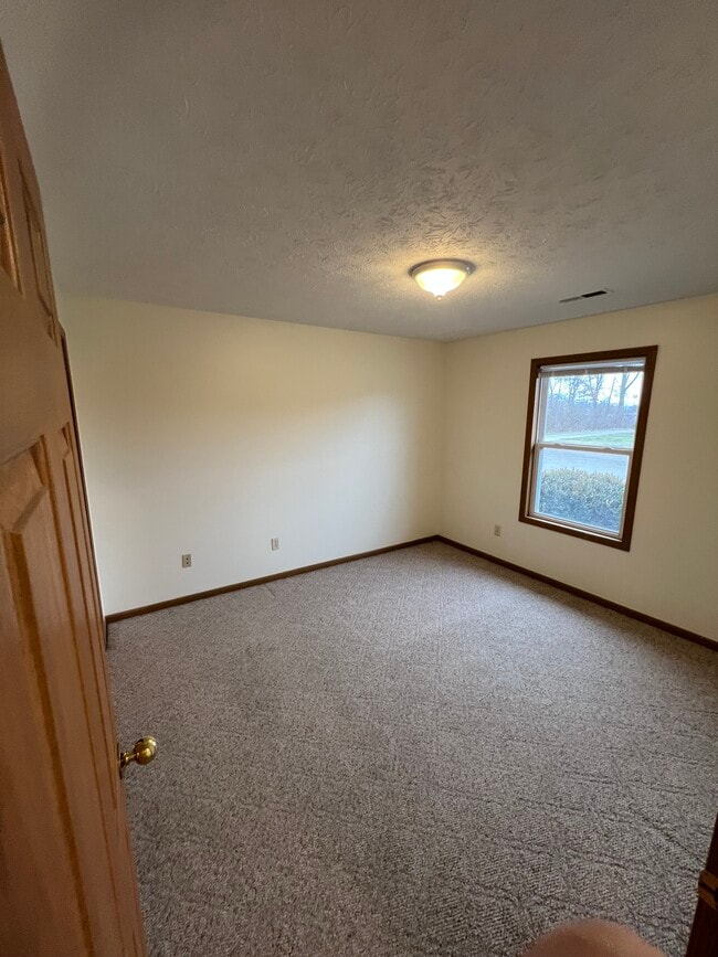 Photo - 1295 Chestnut Dr Unit C