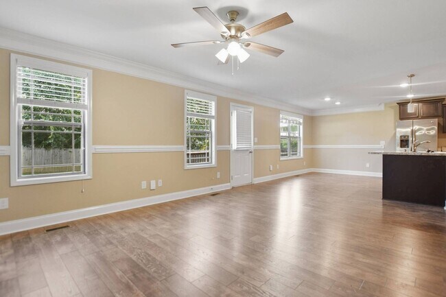 Photo - Three Bedroom in Magnolia Place!