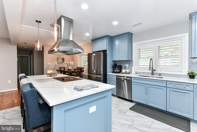 Photo - 14 Oak Ln