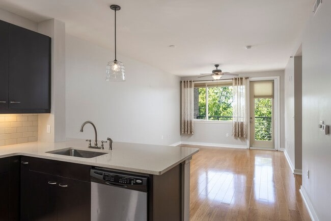 Photo - 200 Manufacturers Rd Unit 415