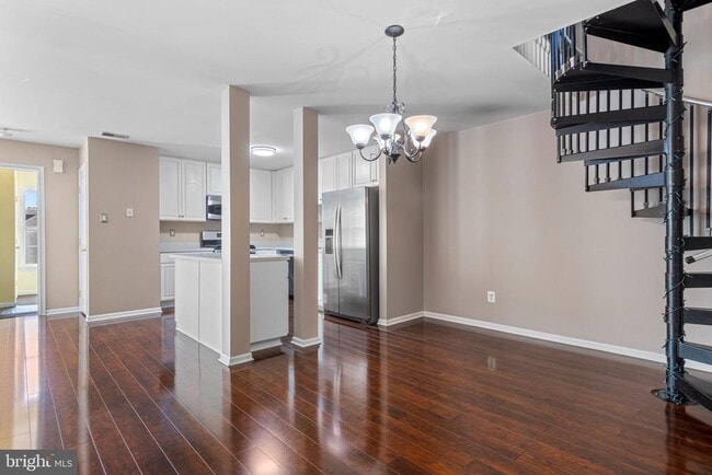 Building Photo - 312 River Birch Cir Unit 802
