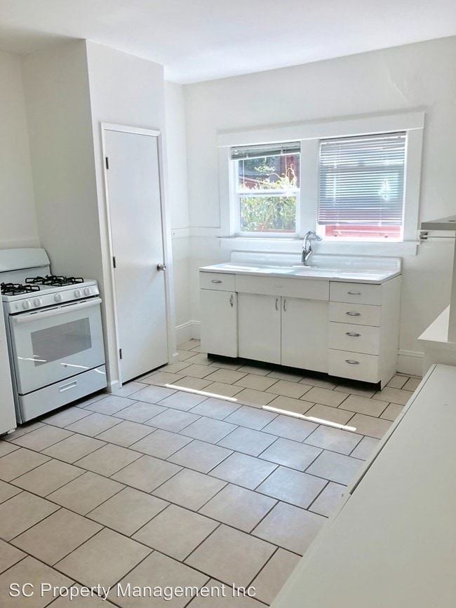 1005 Burlingame