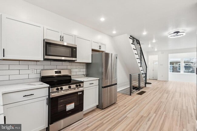 Photo - 2242 S Bonsall St