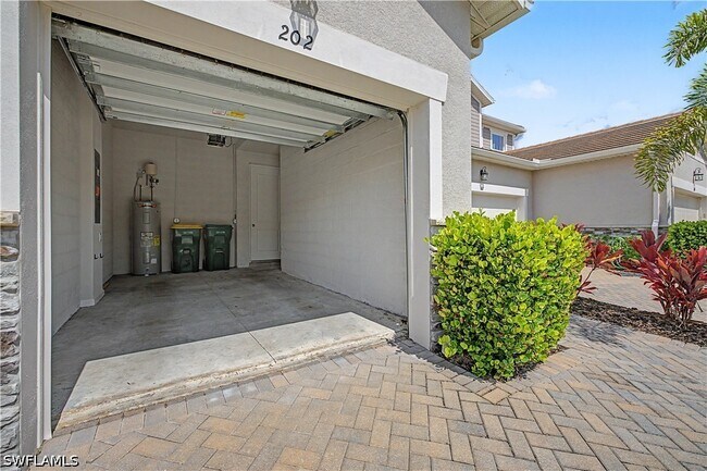 Building Photo - 4713 Arboretum Cir Unit 202