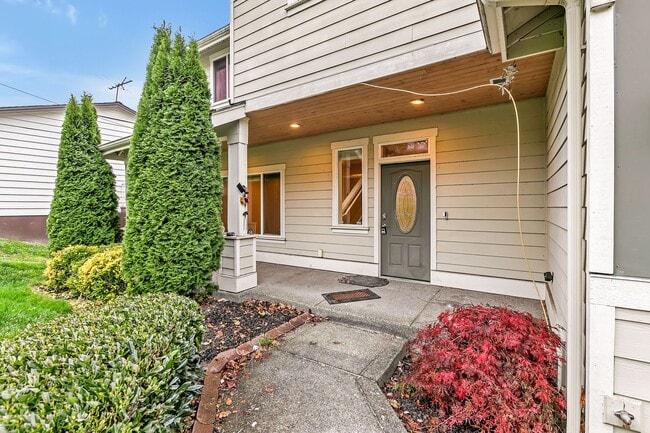 Photo - 729 Prospect Ave N