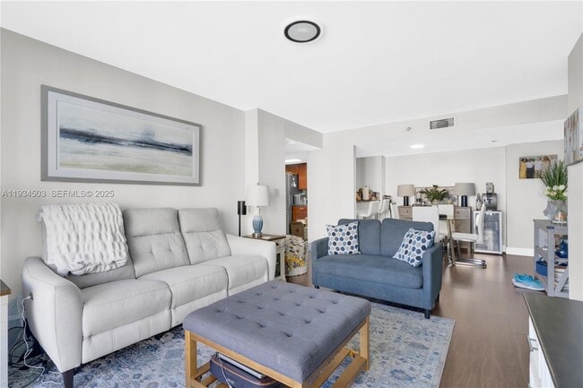 Photo - 770 Claughton Island Dr Unidad 1113