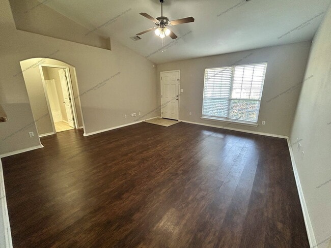 Photo - 304 Bordeaux Cir