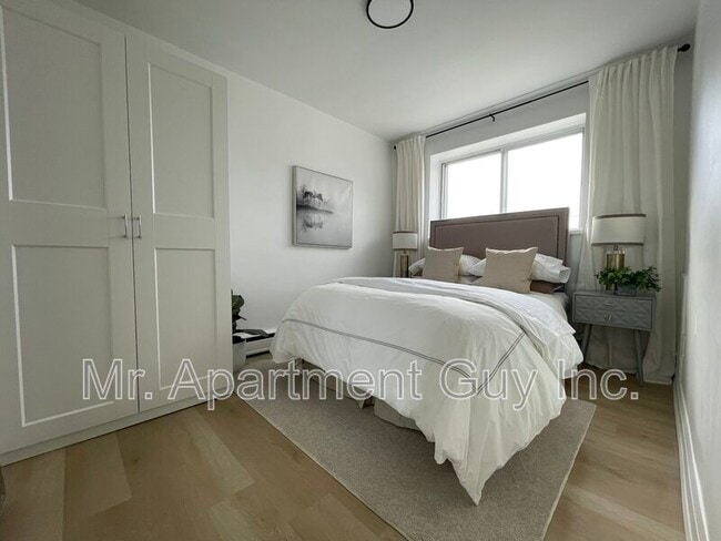 Photo - 1284 Fennell Ave E Unit Suite 1