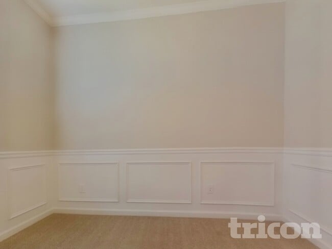 Photo - 121 Omega Ct