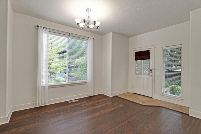 Photo - 10533 NE Avery Way