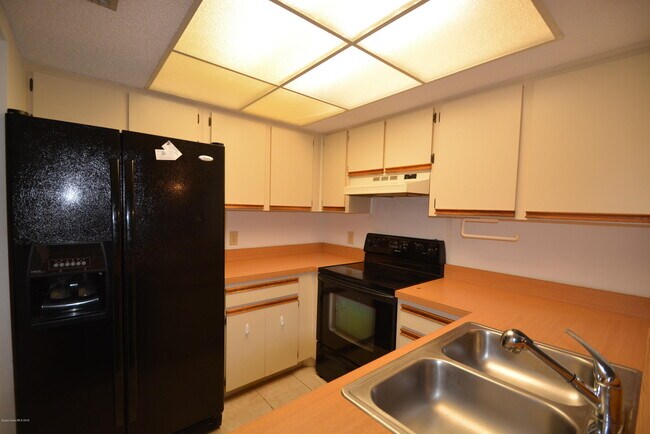 Photo - 915 Sonesta Ave NE Unit 203