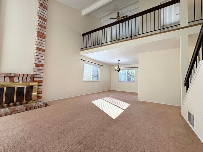 Photo - SOLAR POWERED 3 Bedroom 2 bath with large ...