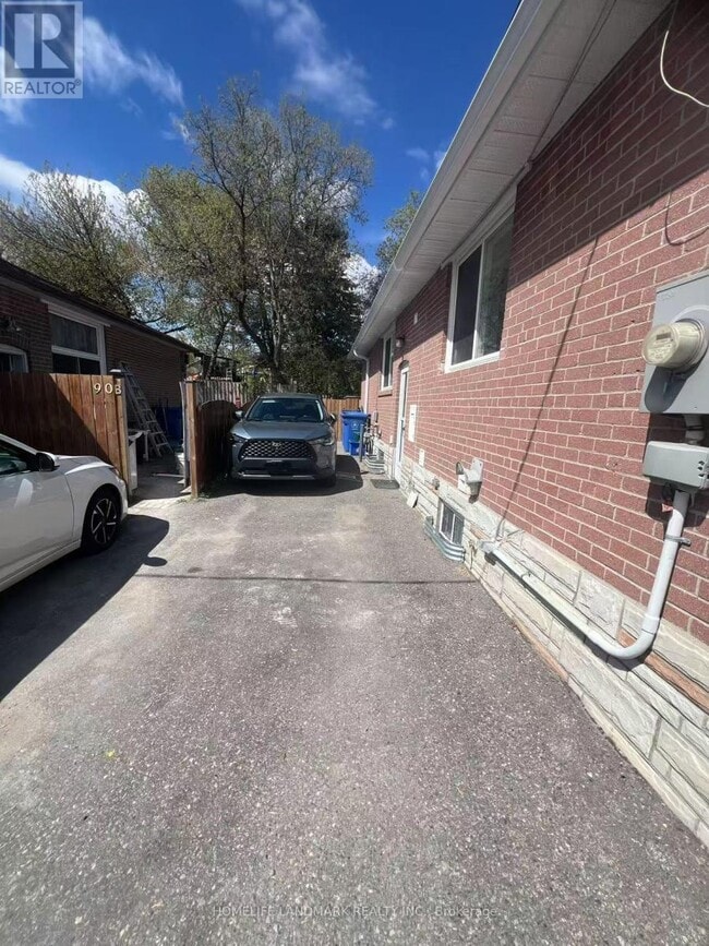 Photo - 94 Longford Dr
