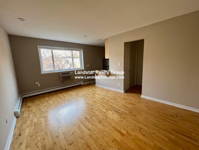 Building Photo - 663 W Grace St Unit 413