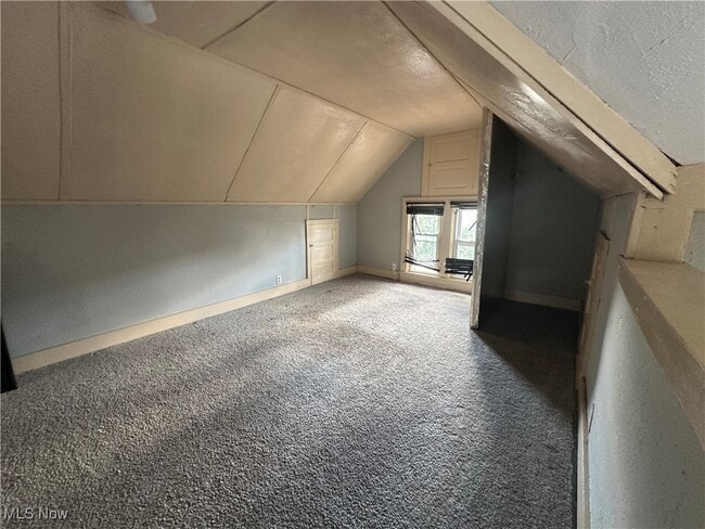 Building Photo - 825 Kenmore Blvd