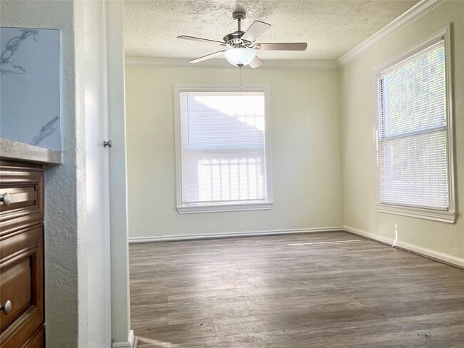 Photo - 7125 Goforth St