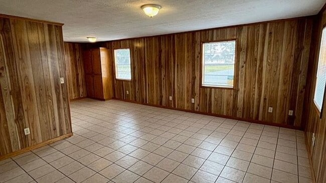 Photo - 1300 N Grace St