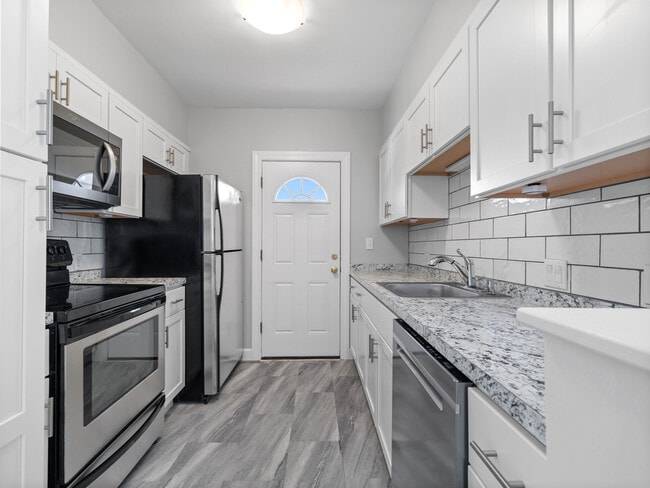 Building Photo - 16 Windsor Rd Unit 1 Rental