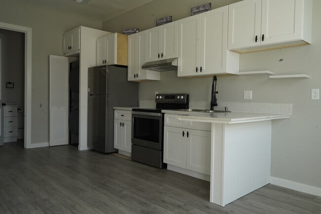 Photo - 926 W Estes Way Unit GH