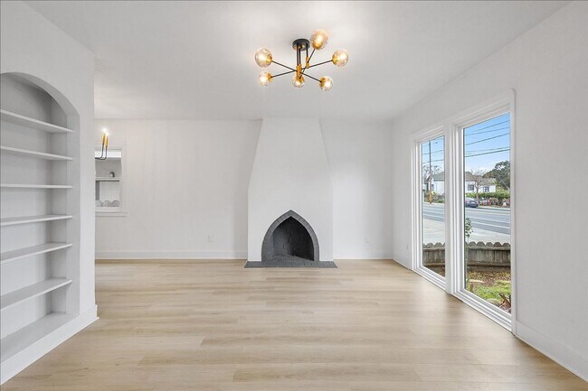 Photo - 2064 Encinal Ave