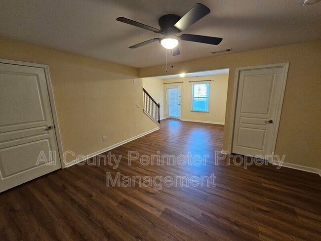 Photo - 1597 Trailview Way NE