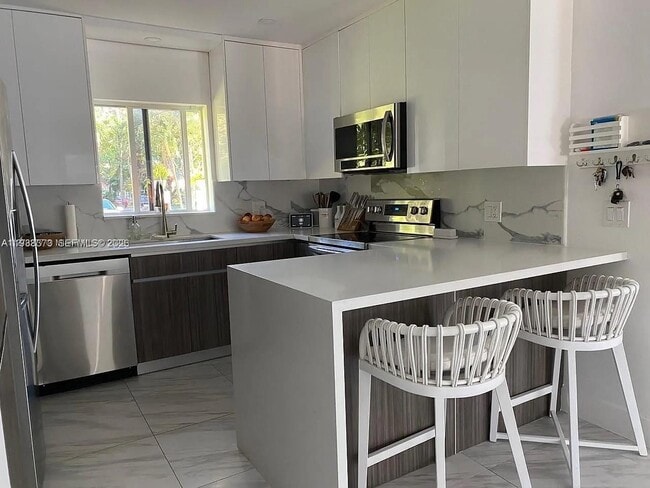 Photo - 256 NE 85th St