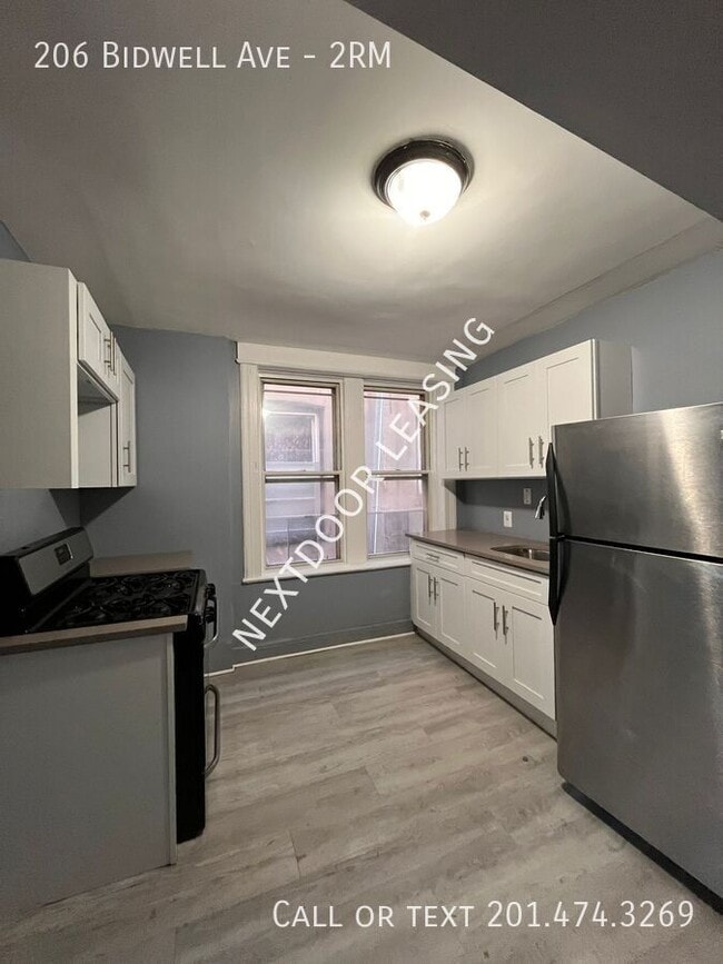 Building Photo - 206 Bidwell Ave Unit 2RM