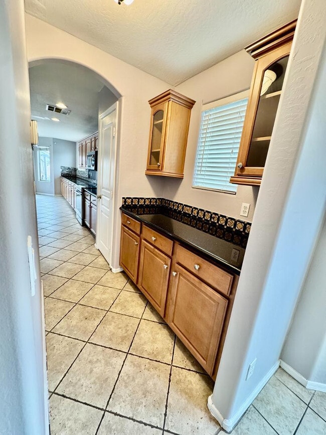 Photo - 10502 W Edgemont Dr