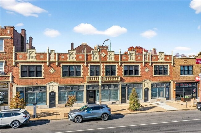 Photo - Pizza Prynce Unit 3815A - 926