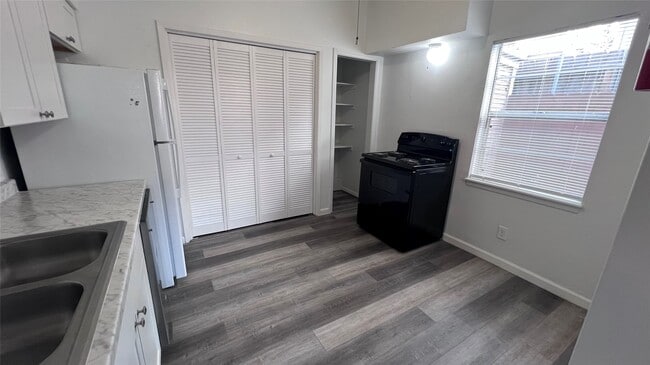 Photo - 1325 Herkimer St Unidad 2