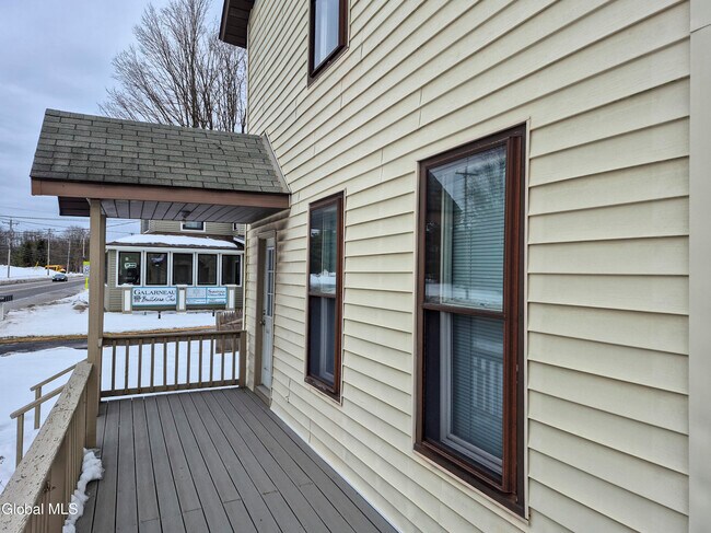 Photo - 524 Maple Ave Unit 3