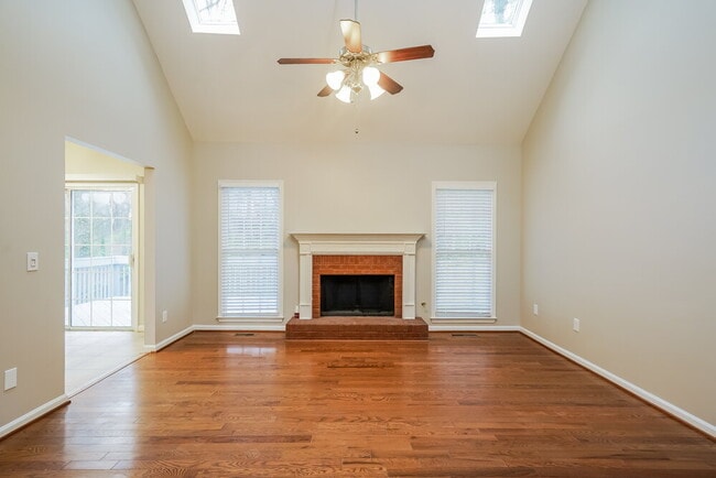 Photo - 1403 Velvet Creek Trce SW