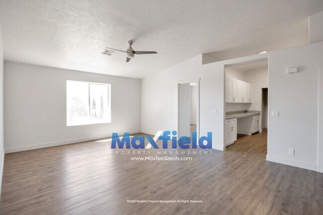 Photo - Upstairs Unit - St George - Near Costco and Home Depot Available Now - 3 BD 2 BA 2 GAR Unit 3